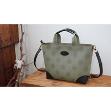 画像をギャラリービューアに読み込む, とにかく軽い✨tonikaruバッグ【M】水玉抹茶*播州織×姫路レザー