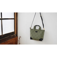 画像をギャラリービューアに読み込む, とにかく軽い✨tonikaruバッグ【M】水玉抹茶*播州織×姫路レザー